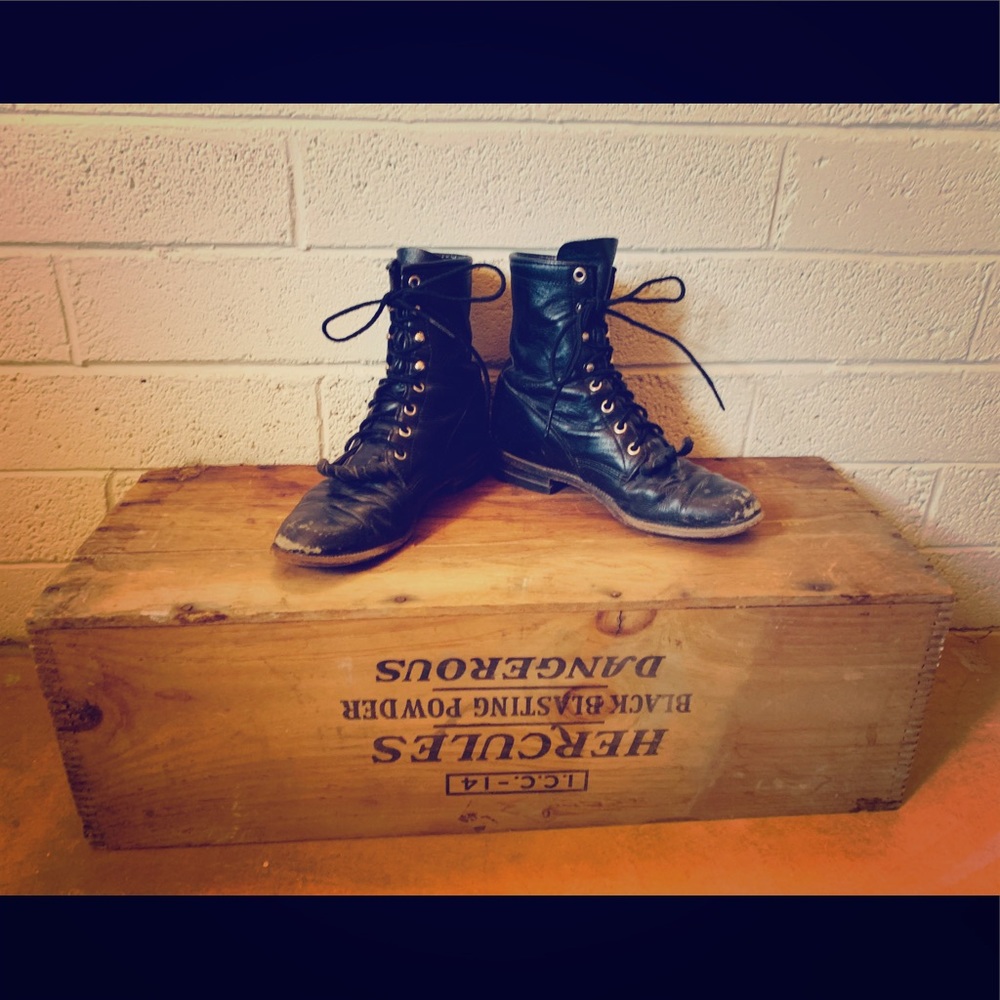 Vintage black Justin lace up boots